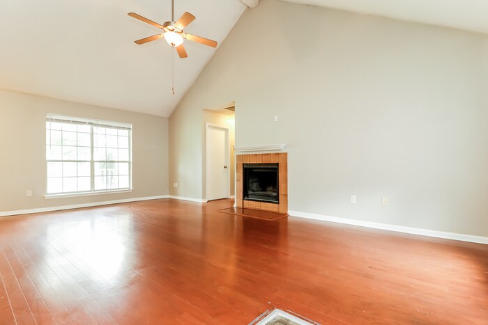 Building Photo - 105 White Pine Ct