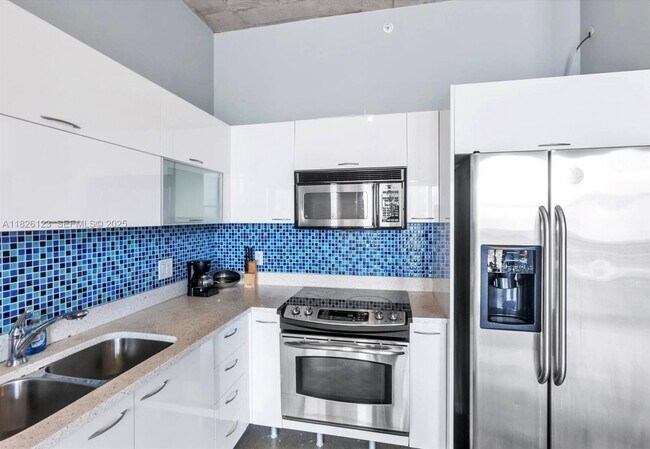 Building Photo - 133 NE 2nd Ave