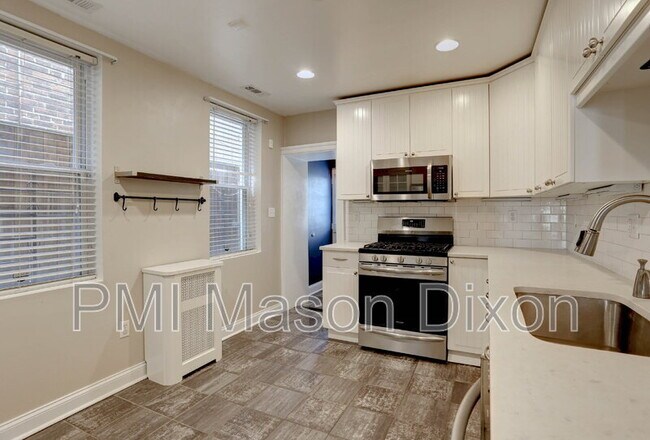 Building Photo - 18 N Patterson Park Ave