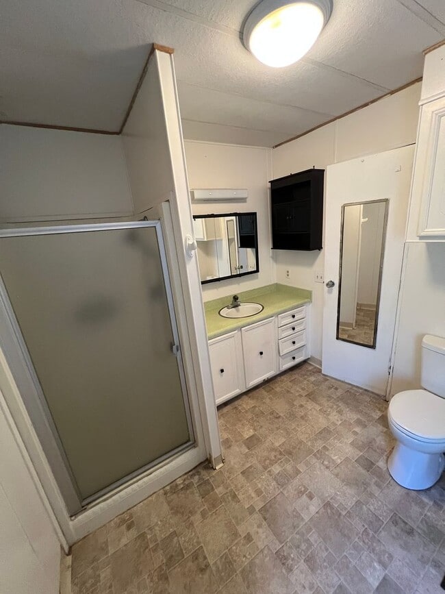 Building Photo - Magalia Home for rent, 1 car garage, 2 bed...