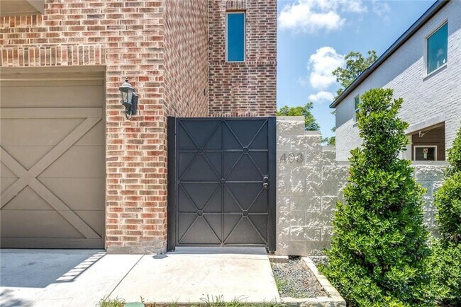 Building Photo - Templeton