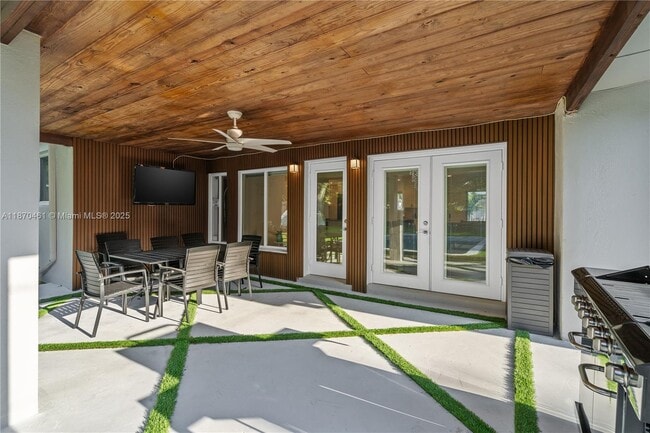 Building Photo - 1440 NE 149th St