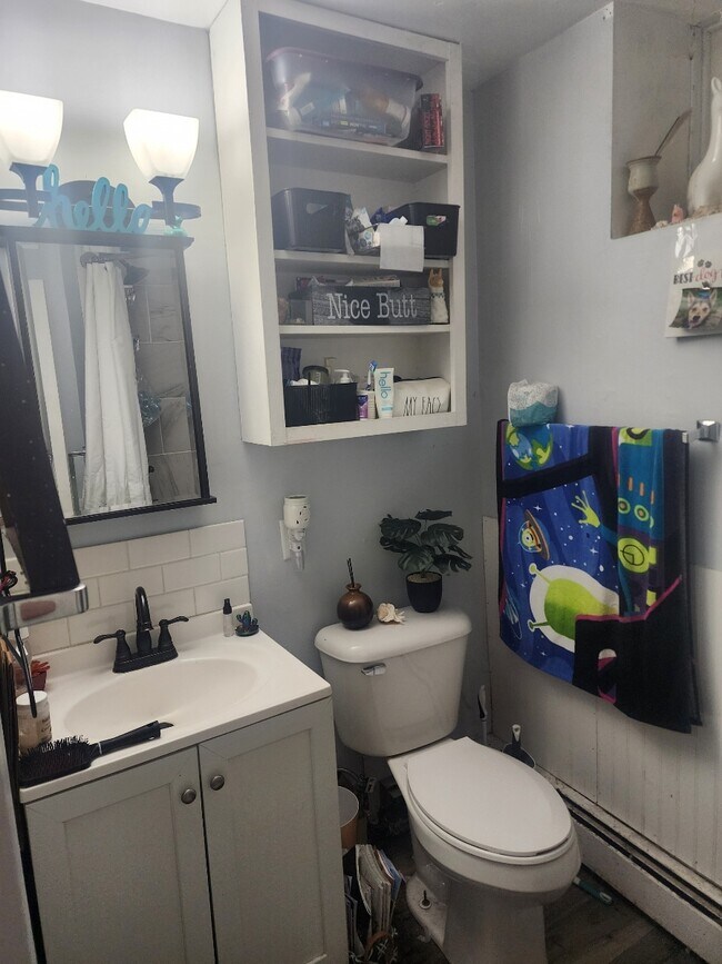 Building Photo - 622 S 4th St