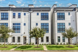 Building Photo - 1117 Paige St