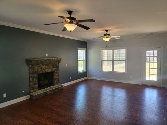 Building Photo - 135 Langfuhr Way
