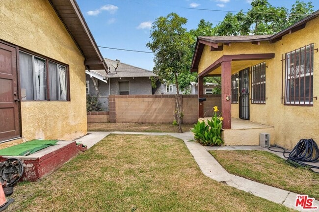 Building Photo - 5008 S Wilton Pl