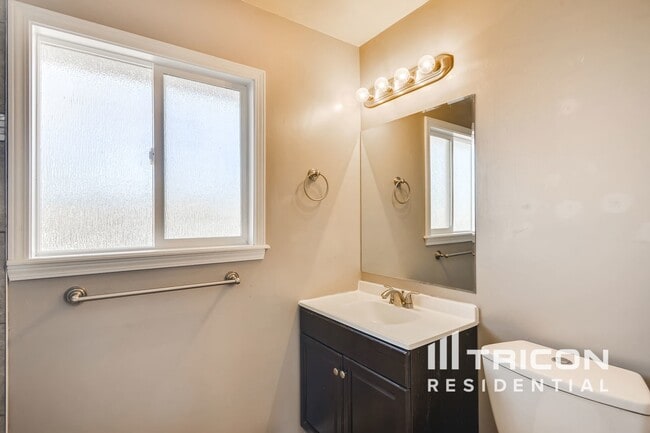 Building Photo - 6910 Fielding Cir