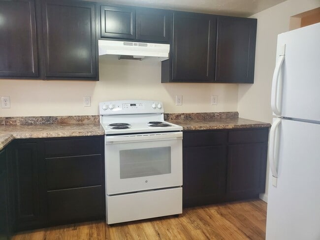 Building Photo - 2 br, 1 bath House - 825 Dr ML King Way