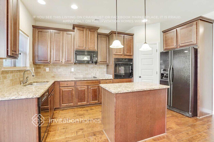 Building Photo - 3857 Valley Bluff Ln