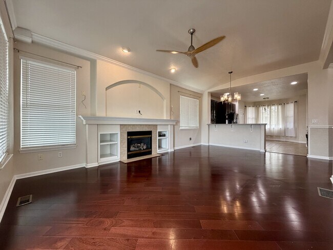 Building Photo - 653 Millet Cir