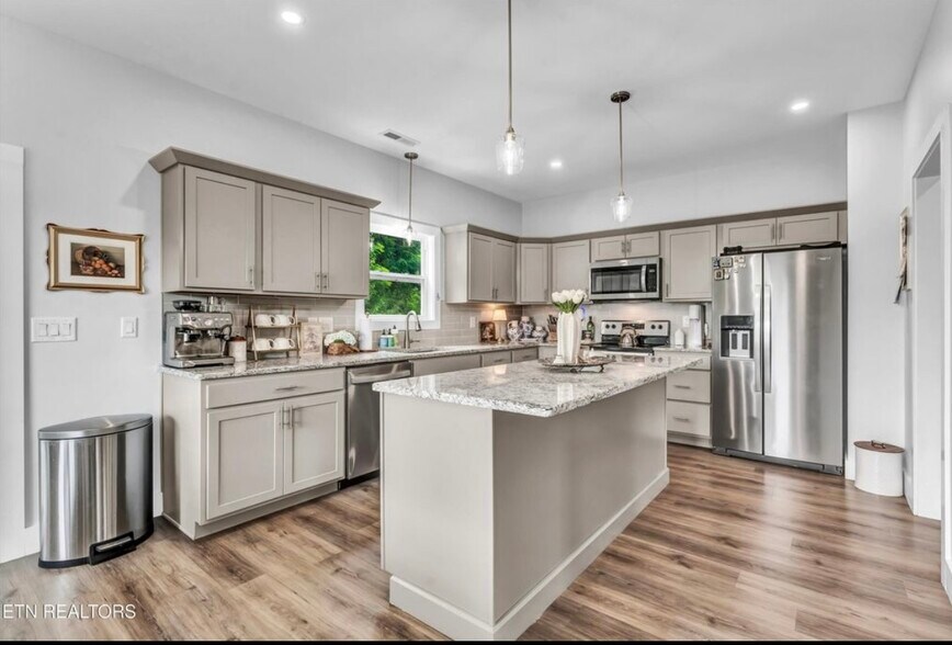 Building Photo - 7017 Remagen Ln