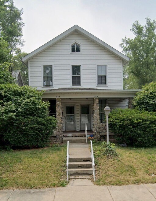 Building Photo - 910-914 N 11th St