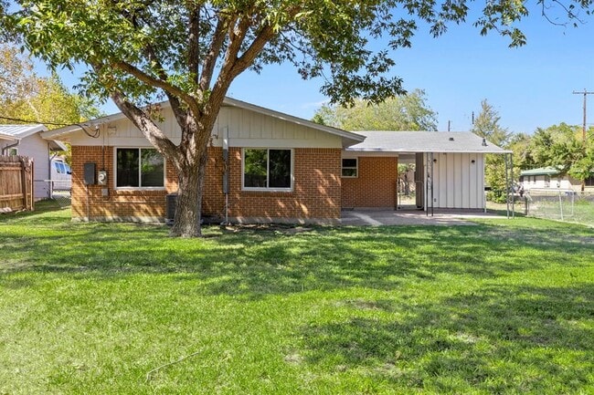 Building Photo - 5807 Mojave Dr