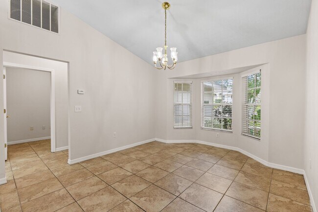 Building Photo - 3 Bedroom, 2 Bath Home in Broadmoor