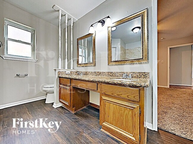 Building Photo - 1308 Wilson Dr