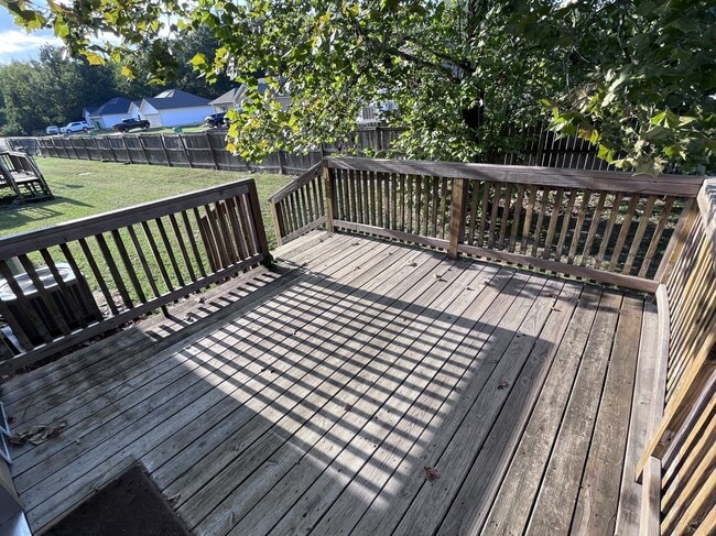 Building Photo - 40 Marie Ln