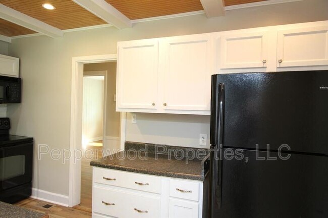Building Photo - 115 1st Ave