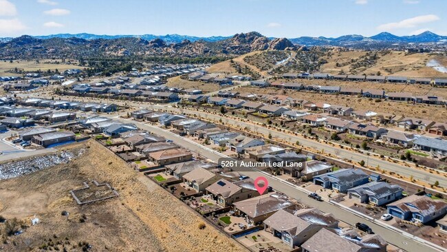 Building Photo - Walden Farms home with a great relaxing backyard!