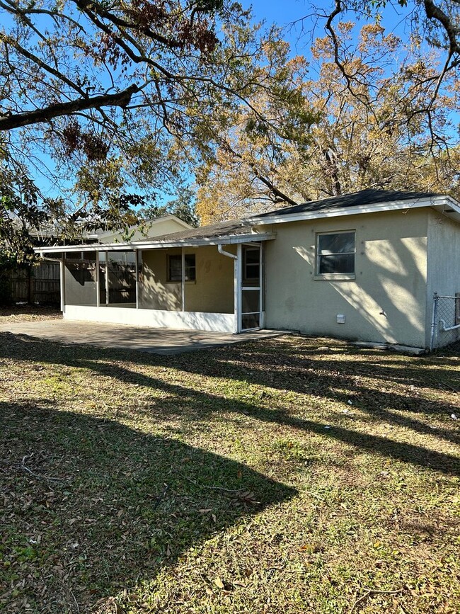 Building Photo - Single Family Home for Rent in Tampa