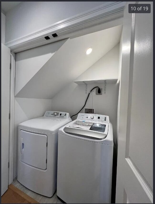 Building Photo - 661 Hampshire Ave