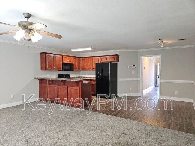 Building Photo - 2054 Reserve Ln