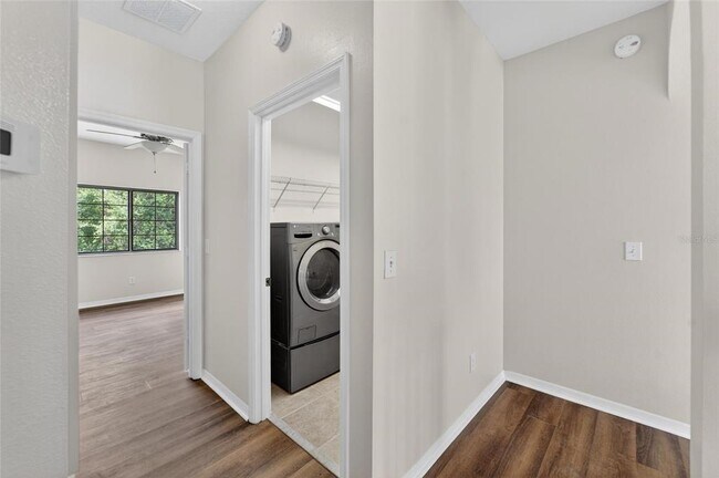 Building Photo - 30132 Mossbank Dr