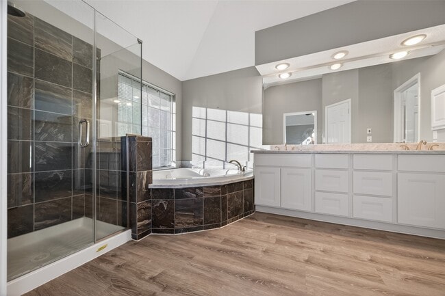 Building Photo - 12912 Kingsbridge Ln