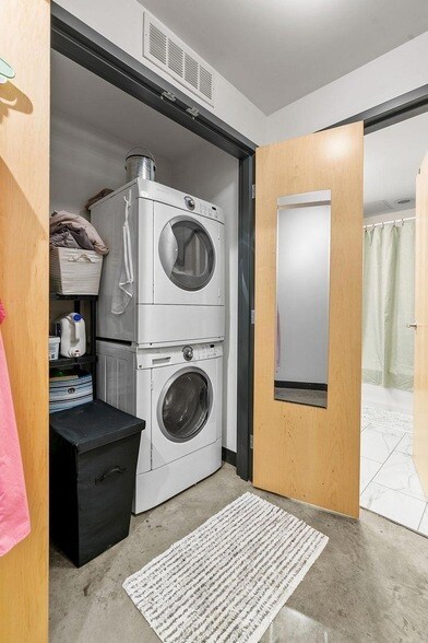 Building Photo - 730 N 4th St