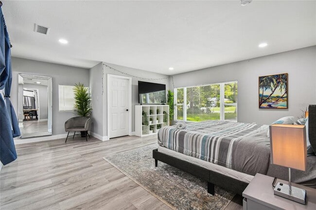 Building Photo - 2221 Calexico Way S