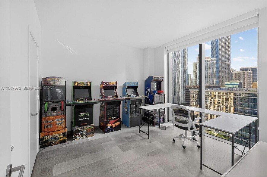 Building Photo - 68 SE 6th St