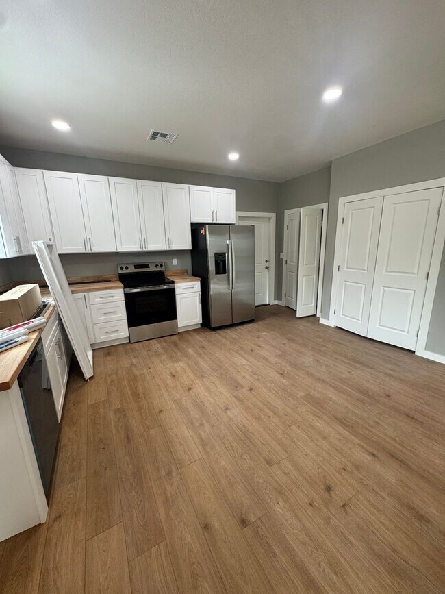 Building Photo - NOW AVAILABLE!- New Construction Rental in SW Ardmore!