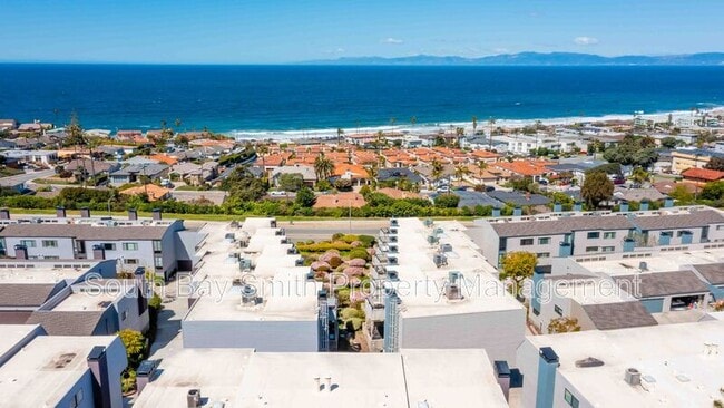 Building Photo - 420 Palos Verdes Blvd