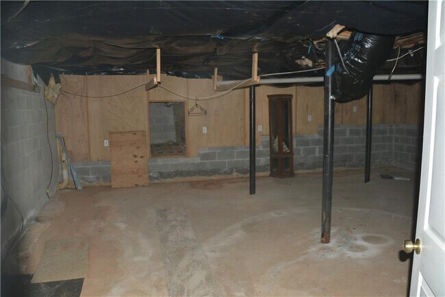 Building Photo - 1745 Mineral Springs Rd