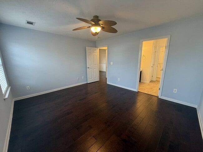 Building Photo - 139 Fox Haven Dr