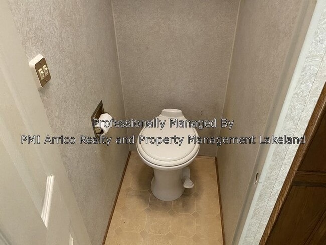 Building Photo - RV in Happy Hollow