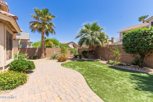 Building Photo - 16523 W Saguaro Ln