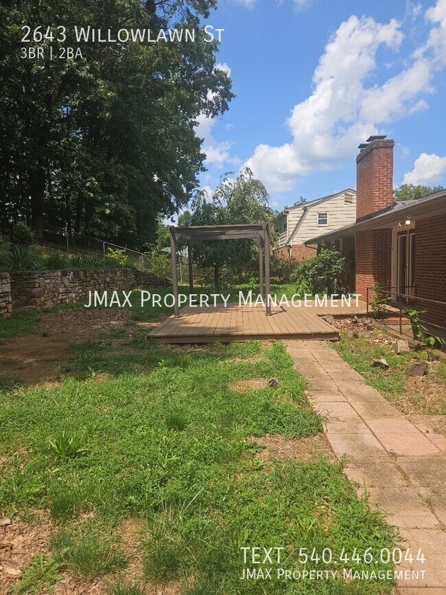 Building Photo - 2643 Willowlawn St