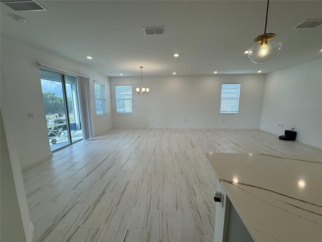 Building Photo - 279 Sunfish Dr