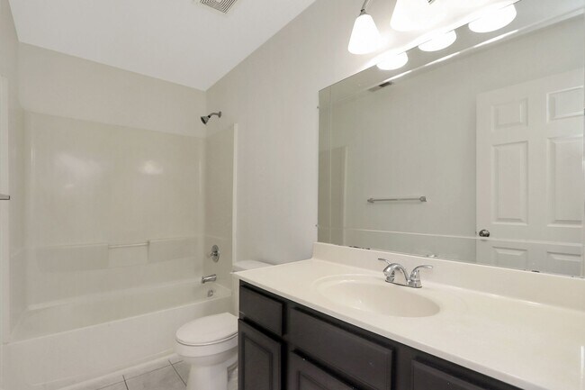 Building Photo - 1914 Somerville Dr