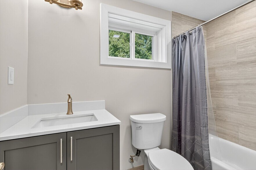 Building Photo - 4438 B St SE