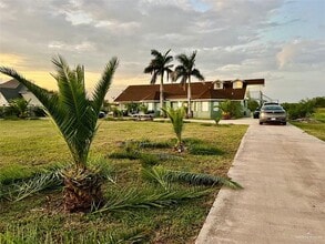 Building Photo - 2378 Mile 4 N