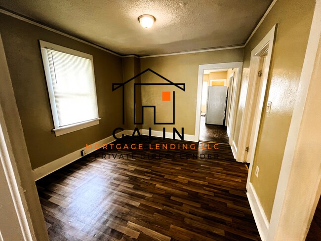 Building Photo - 204 Sugden St