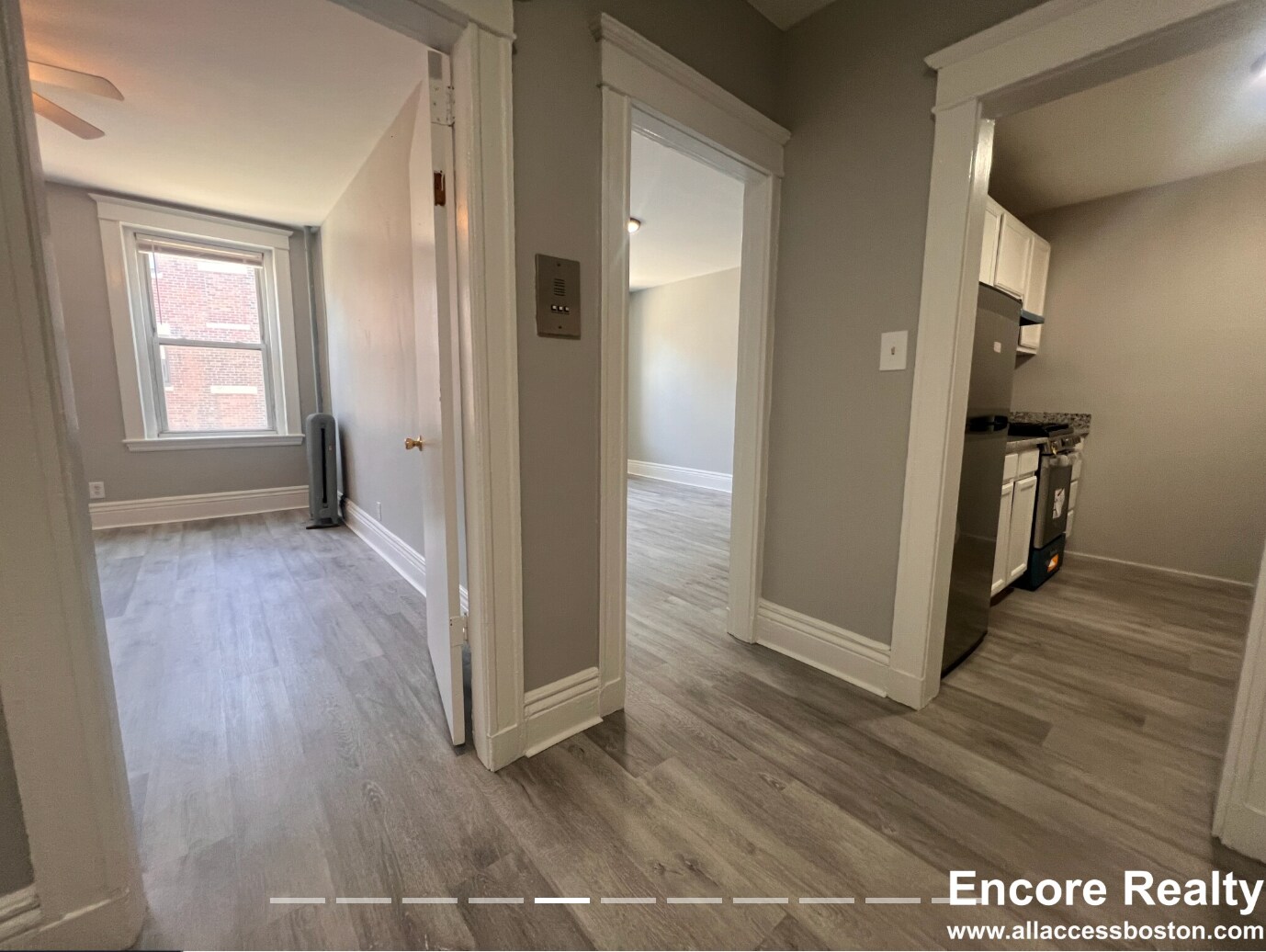 Building Photo - 378 Riverway