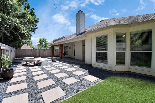 Building Photo - 6930 Hamilton Falls Ln