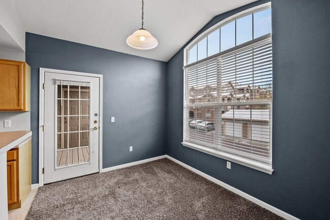 Building Photo - Gorgeous Two Bedroom Windmill Creek Condo!