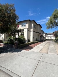Building Photo - 77 S Sierra Madre Blvd