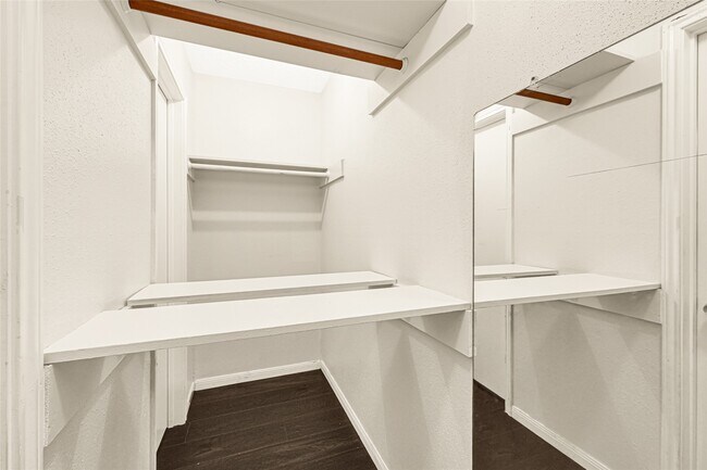 Building Photo - 5538 Fairview Forest Dr