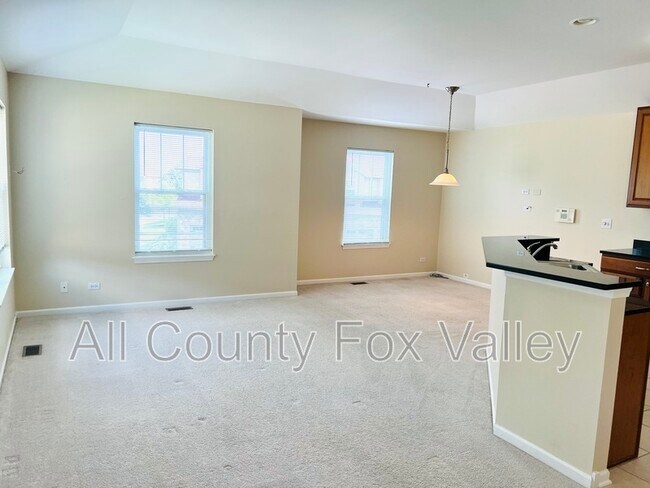 Building Photo - 1844 Crenshaw Cir