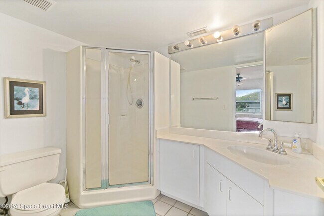 Building Photo - 8700 Ridgewood Ave