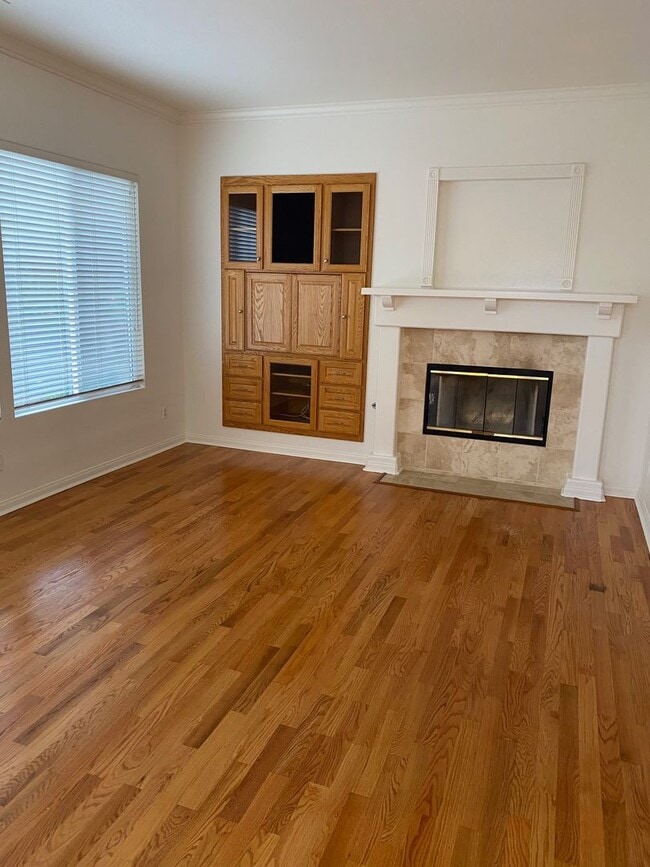 Building Photo - Carmel Valley “Shores” 5BR/3BA Executive H...